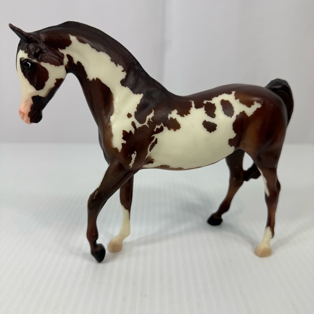 Classic Breyer Horse Chestnut Brown Pinto from the Deluxe Barn Set Johar Mold